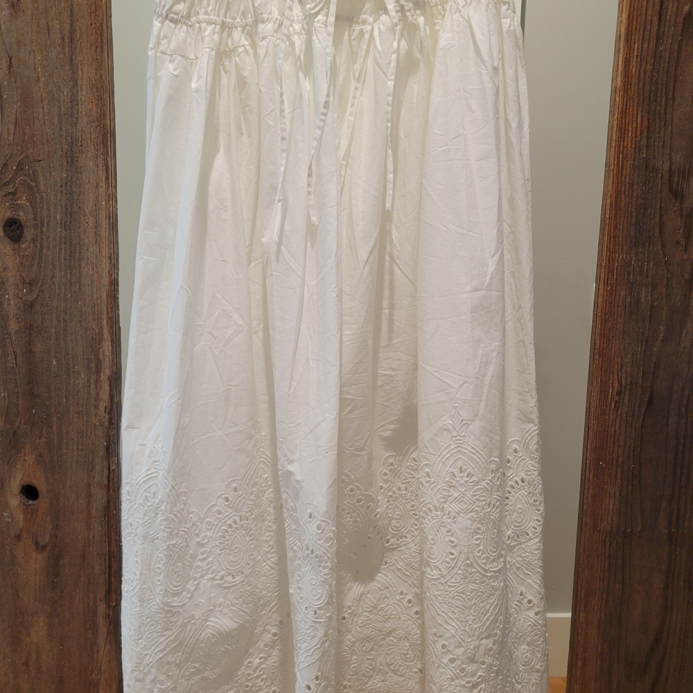Elegant White Embroidered Skirt